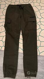 Pantaloni cargo