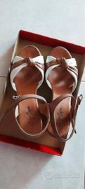 Sandali con tacco colore taupe/bianco N. 38