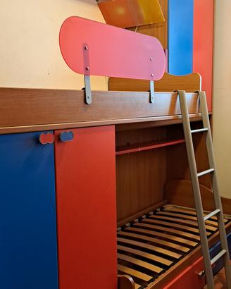 cameretta con letti a sbalzo