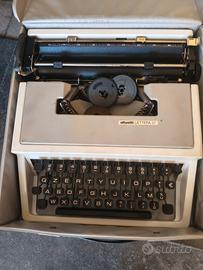 macchina da scrivere vintage 