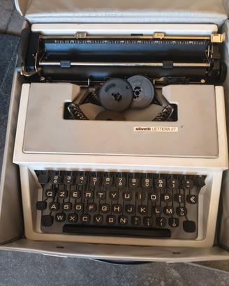 macchina da scrivere vintage 