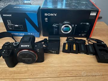 Sony a7 II Full Frame - Solo 5600 scatti + Kit