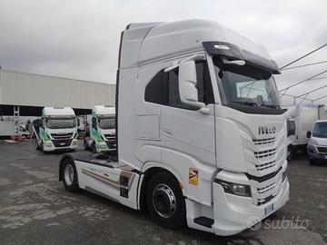 Iveco S-WAY AS440S53 TRATTORE 530