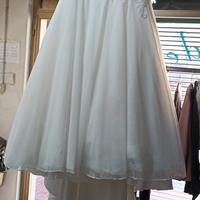 Abito da sposa con accessori 