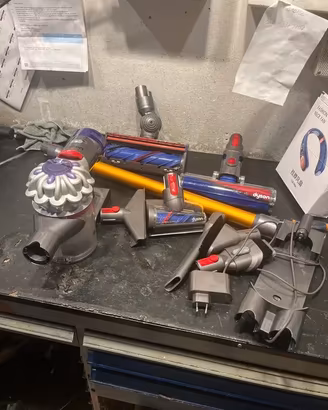 Dyson V8 Advanced Aspirapolvere