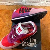 Sneakers love moschino n 39