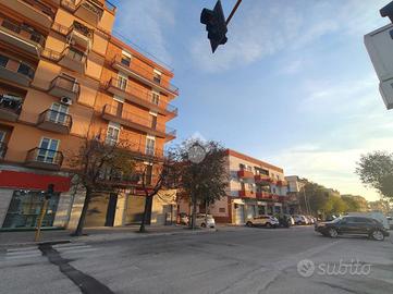 4 LOCALI A MANFREDONIA