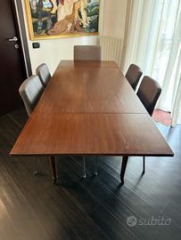 Tavolo da pranzo a tiro ispirazione '900