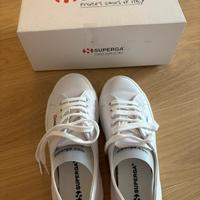 Sneakers Superga in pelle nappa