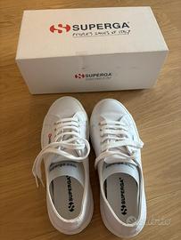 Sneakers Superga in pelle nappa