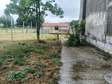 Casa indipendente di 350 m² con più di 5 locali a 