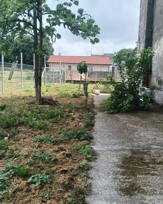 Casa indipendente di 350 m² con più di 5 locali a 