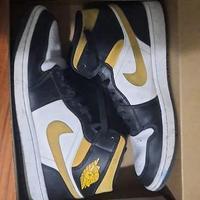 Scarpe Jordan 1mid