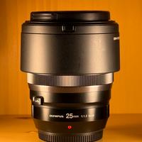 Olympus 25mm 1.2 Pro