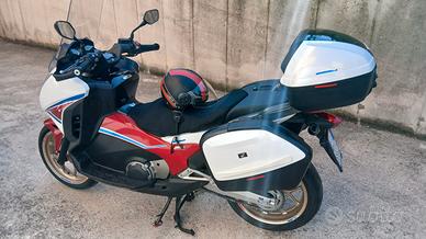 Honda Integra 750 S Sport DCT PEARL GLARE WHITE