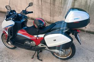 Honda Integra 750 S Sport DCT PEARL GLARE WHITE