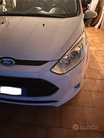 Ford b-max benzina/GPL  allestimento “Titanium”