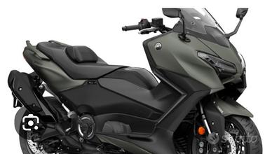 T MAX 560 MY-2025 (Permuta)