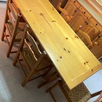 Tavolo e sedie in pino