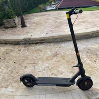 Monopattino Xiaomi Mi Electric Scooter Pro 2