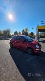auto fiat 500 rossa