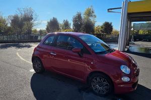 auto fiat 500 rossa