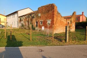 Rustico a Salzano con progetto approvato
