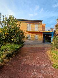 RUGGERO villa indipendente con corte