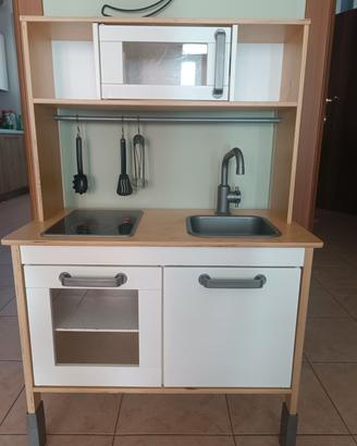 Cucina giocattolo Ikea per bambini - buono stato