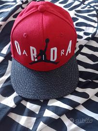 cappello Jordan rosso e nero Abbigliamento e Accessori In vendita a Salerno