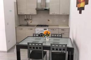 Vieste trilocale vicino centro e mare