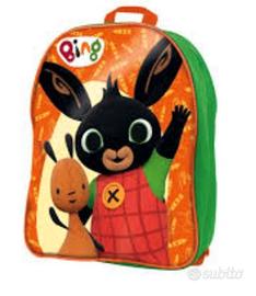 Zaino con dentro dei giochi