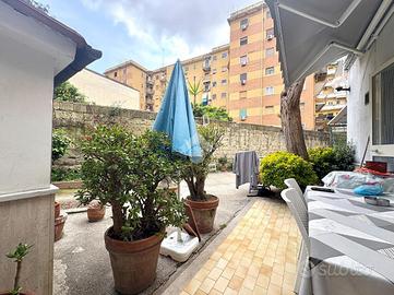 2 LOCALI A NAPOLI