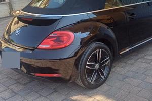 VW Maggiolino Cabrio 2014 - Icona senza tempo