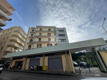 4 LOCALI A TORRE DEL GRECO