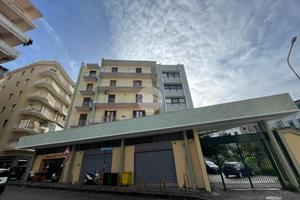 4 LOCALI A TORRE DEL GRECO