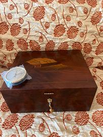 Box  porta sigari nuovo in legno di cedro