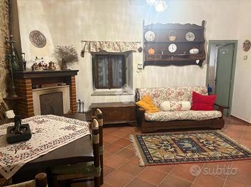 CASA SEMINDIPENDENTE A TAGLIACOZZO