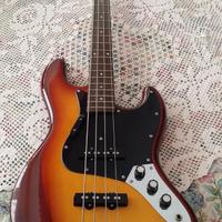 Basso elettrico 4 corde Eko Vjb-200.