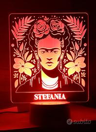 Frida Kahlo lampada con base led multicolore 22cm