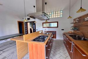 VILLA A SCHIERA A MARANO DI NAPOLI