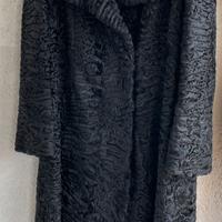 Pelliccia di persiano nero