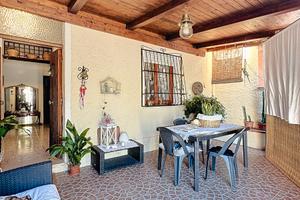 Casa Bifamiliare Indipendente con Giardino