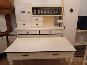 Credenza corredata di tavolo due sedie e mobiletto