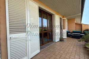Appartamento di 95 m² con 4 locali e box auto a Ro