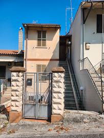 Casa indipendente su tre livelli