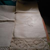 4 asciugamani vintage con ricami CG