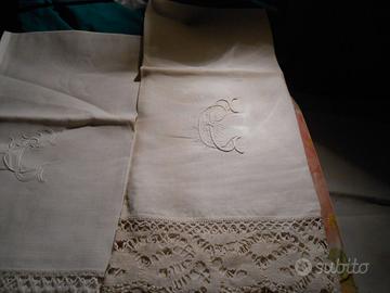 4 asciugamani vintage con ricami CG