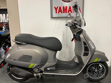 Piaggio Vespa 300 GTS SUPER