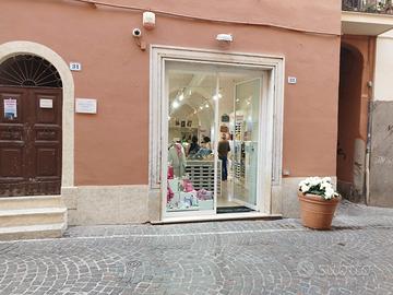 Locale commerciale via Trevio 33, Centro, Tivoli